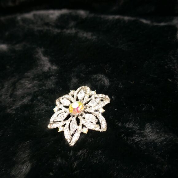 Vintage Floral AB Aurora Borealis Snowflake Brooch Silvertone 2 inch - Picture 4 of 8